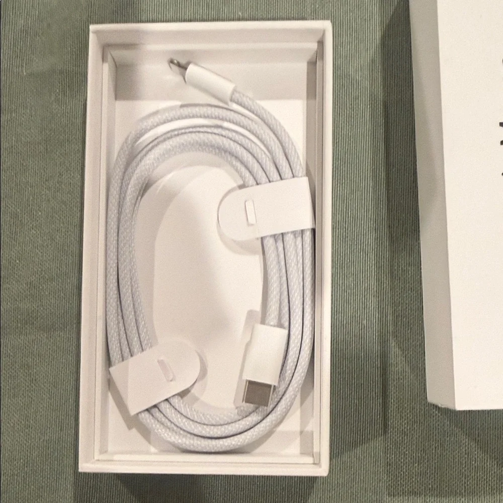 Apple Magic Mouse in White Box